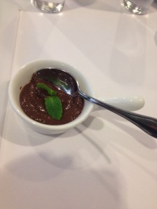 Degustação da mousse de chocolate