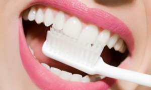 Limpeza correta dos dentes é fundamental